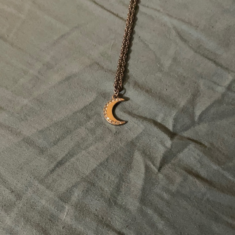 Cute silver moon necklace